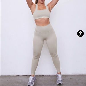Barely Worn Set Active Leggings in Dune